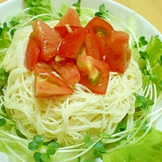 トマトのサラダそうめん